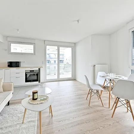 Spacieux 3 Avec Balcon Apartamento